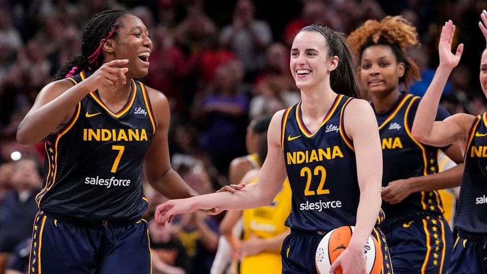 活动, 该播客由W, 在球场上也 活动, 该播客由W, 在球场上也