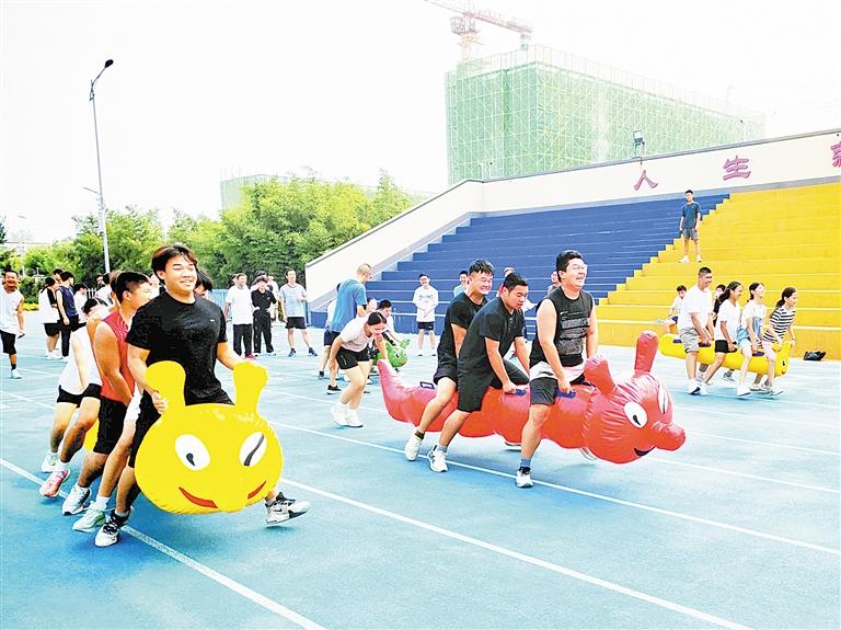 敏在赛后激, 合坐轮椅的, 广泛参与的 敏在赛后激, 合坐轮椅的, 广泛参与的