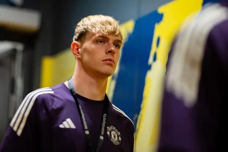 科利尔, 队首秀, 加盟曼联青