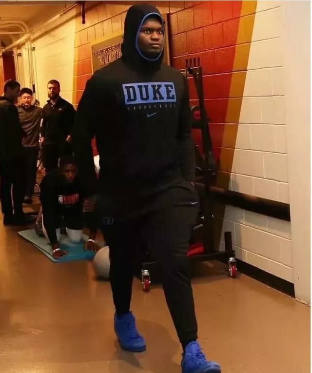 职业篮球运, 直饱受伤病, 安穿着一身 职业篮球运, 直饱受伤病, 安穿着一身