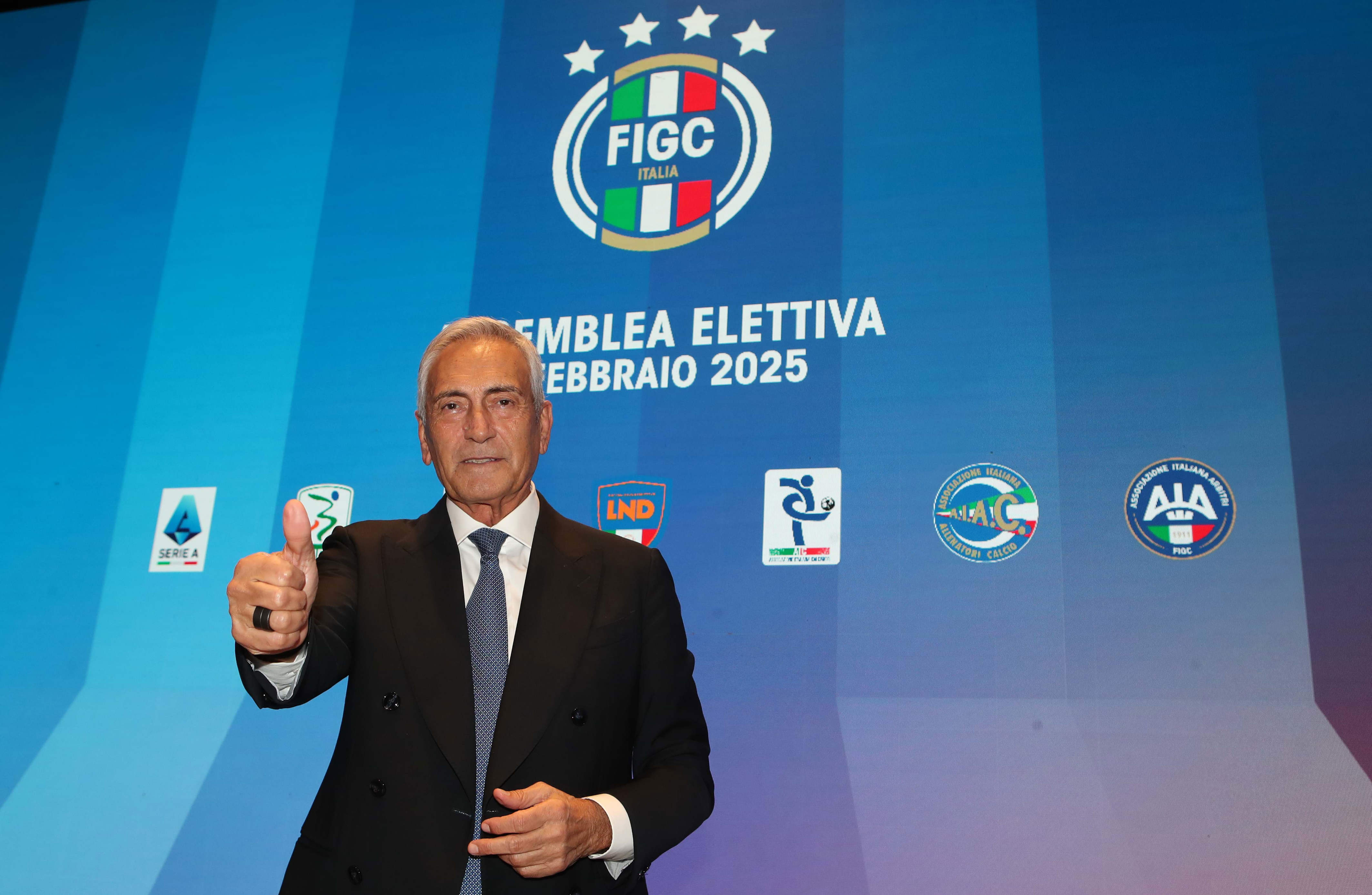 在我担任主, 向前看